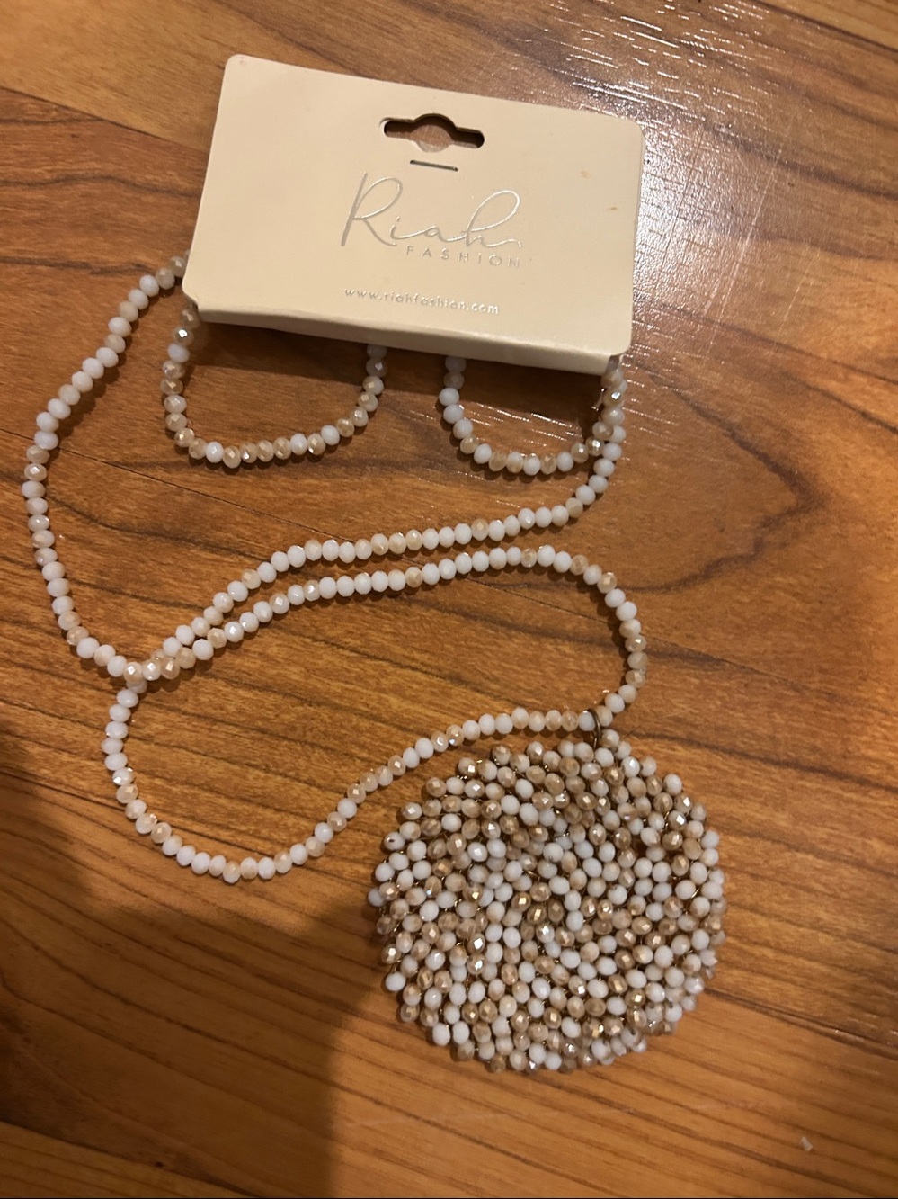 medallion bead necklace